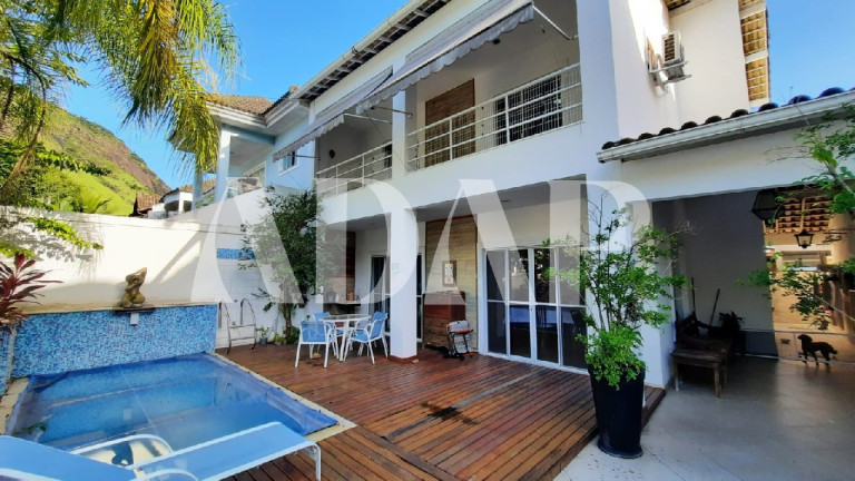 Imagem Casa com 3 Quartos à Venda, 180 m² em Vargem Pequena - Rio De Janeiro