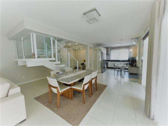 Imagem Casa com 3 Quartos à Venda, 387 m² Imagem Casa com 3 Quartos à Venda, 387 m²