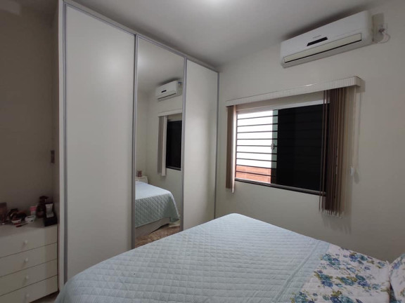 Imagem Imóvel com 
            	3             Quartos à Venda, 130 m² em 
            	Oriente Ville             - 
            	Goiania            