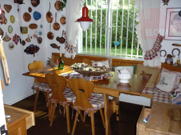 Imagem Casa com 4 Quartos à Venda, 254 m² em Jaguaribe - Campos Do Jordão Imagem Casa com 4 Quartos à Venda, 254 m² em Jaguaribe - Campos Do Jordão
