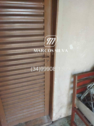 Imagem Casa com 1 Quarto à Venda, em Santa Mônica - Uberlândia Imagem Casa com 1 Quarto à Venda, em Santa Mônica - Uberlândia