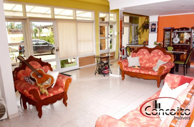 Imagem Casa com 9 Quartos à Venda, 420 m² em Jardim Samambaia - Ubatuba Imagem Casa com 9 Quartos à Venda, 420 m² em Jardim Samambaia - Ubatuba
