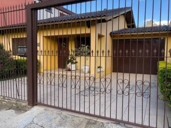 Imagem Casa com 3 Quartos à Venda, 167 m² em Sarandi - Porto Alegre Imagem Casa com 3 Quartos à Venda, 167 m² em Sarandi - Porto Alegre