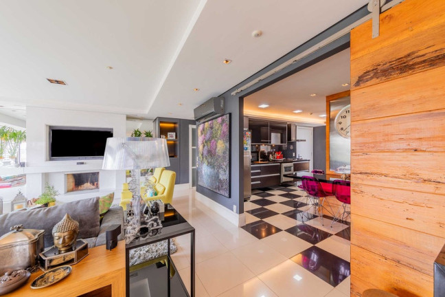 Imagem Imóvel com 3 Quartos à Venda, 161 m² em Moinhos De Vento - Porto Alegre Imagem Imóvel com 3 Quartos à Venda, 161 m² em Moinhos De Vento - Porto Alegre