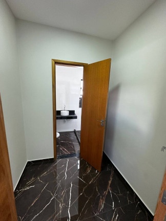 Imagem Casa com 3 Quartos à Venda, 240 m² em Maricá