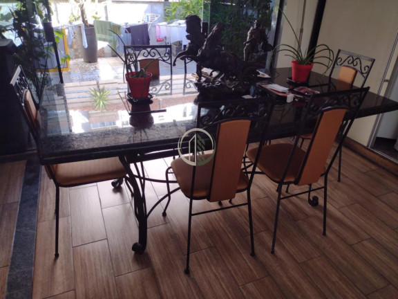 Casa com 3 Quartos para Alugar, 320 m² em Gonzaga - Santos