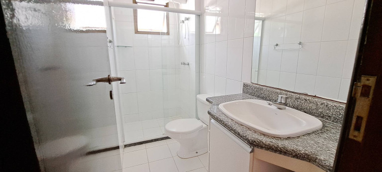 Imagem Casa com 4 Quartos para Alugar,  em Lauro De Freitas