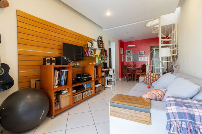 Imagem Imóvel com 3 Quartos à Venda, em Maracanã - Rio De Janeiro Imagem Imóvel com 3 Quartos à Venda, em Maracanã - Rio De Janeiro