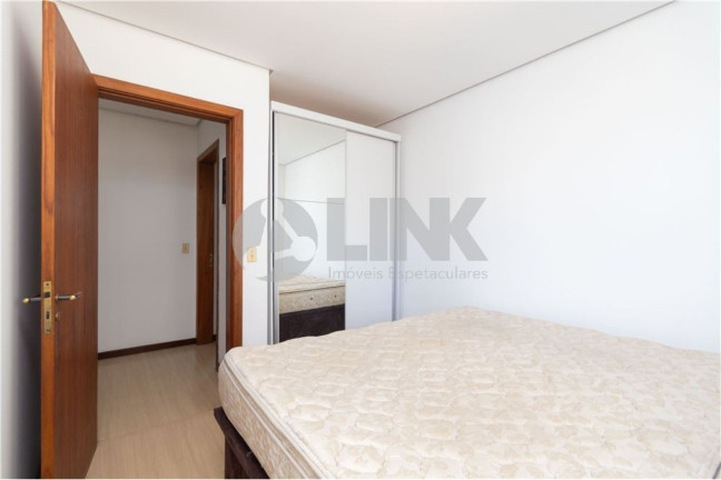 Imagem Imóvel com 3 Quartos à Venda, 236 m² em Moinhos De Vento - Porto Alegre