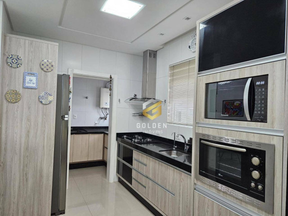 Imagem Apartamento com 3 Quartos à Venda, 121 m² em Centro - Balneário Camboriú Imagem Apartamento com 3 Quartos à Venda, 121 m² em Centro - Balneário Camboriú