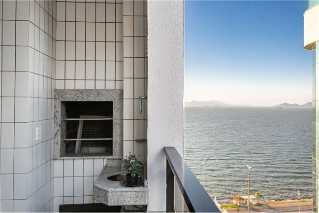 Imagem Imóvel com 4 Quartos à Venda, em Centro - Florianópolis Imagem Imóvel com 4 Quartos à Venda, em Centro - Florianópolis