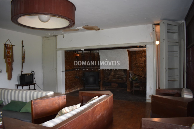 Imagem Casa com 4 Quartos à Venda, 372 m² em Região Do Parque Da Ferradura - Campos Do Jordão Imagem Casa com 4 Quartos à Venda, 372 m² em Região Do Parque Da Ferradura - Campos Do Jordão