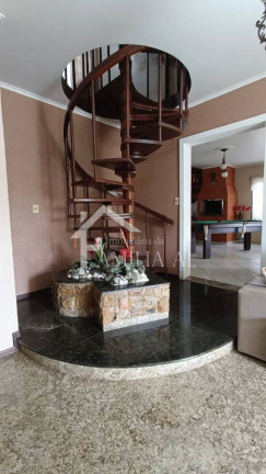 Imagem Sobrado com 4 Quartos à Venda, 300 m² em Bom Retiro - Joinville Imagem Sobrado com 4 Quartos à Venda, 300 m² em Bom Retiro - Joinville