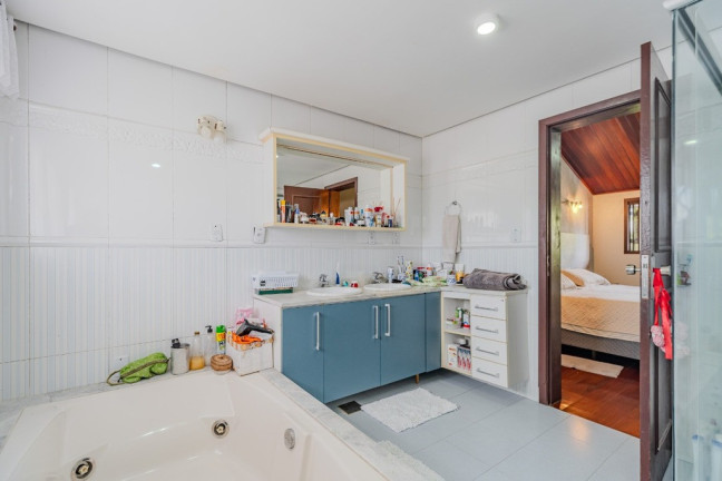 Imagem Casa com 3 Quartos à Venda, 385 m² em Agronomia - Porto Alegre Imagem Casa com 3 Quartos à Venda, 385 m² em Agronomia - Porto Alegre