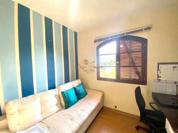 Imagem Casa com 3 Quartos à Venda, 250 m² em Várzea - Teresópolis Imagem Casa com 3 Quartos à Venda, 250 m² em Várzea - Teresópolis