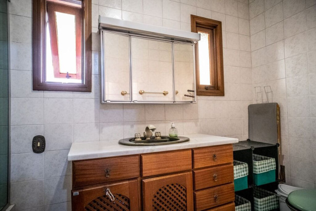 Imagem Casa com 3 Quartos à Venda, 247 m² em Jardim Planalto - Porto Alegre Imagem Casa com 3 Quartos à Venda, 247 m² em Jardim Planalto - Porto Alegre