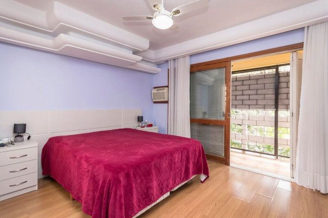 Imagem Imóvel com 5 Quartos à Venda, em Jardim Lindóia - Porto Alegre Imagem Imóvel com 5 Quartos à Venda, em Jardim Lindóia - Porto Alegre