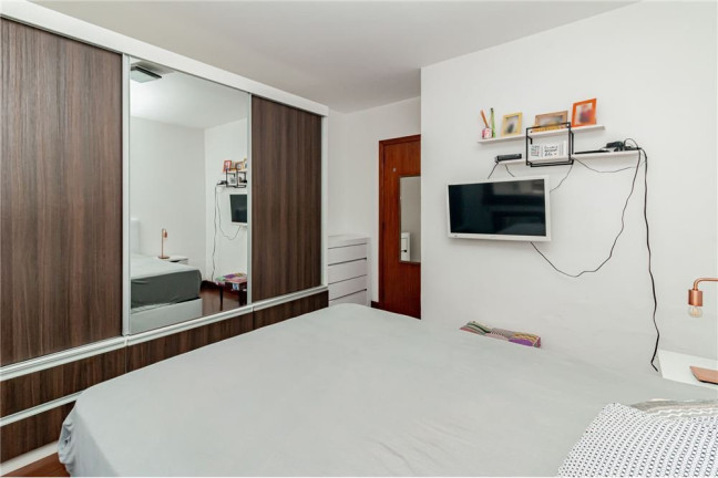Imagem Apartamento com 2 Quartos à Venda, 117 m² em Moinhos De Vento - Porto Alegre