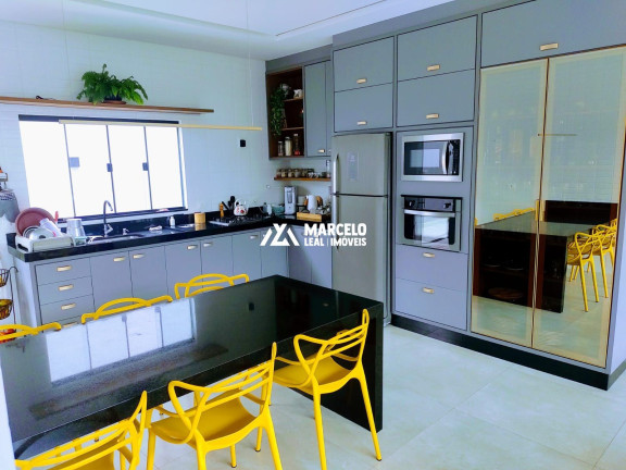 Imagem Casa com 4 Quartos à Venda, 214 m² em Bateias - Vitória Da Conquista Imagem Casa com 4 Quartos à Venda, 214 m² em Bateias - Vitória Da Conquista