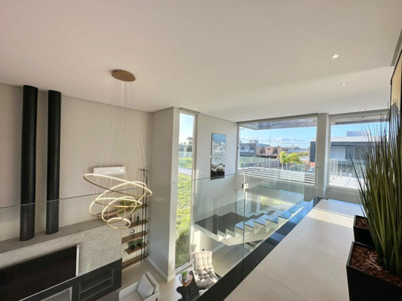 Imagem Casa com 4 Quartos à Venda,  em Centro - Xangri-la