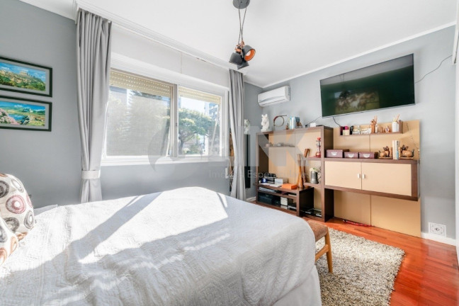 Imagem Imóvel com 4 Quartos à Venda, 231 m² em Moinhos De Vento - Porto Alegre