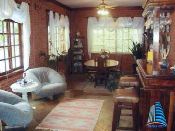 Casa com 4 Quartos à Venda, 500 m² em Camboinhas - Niterói