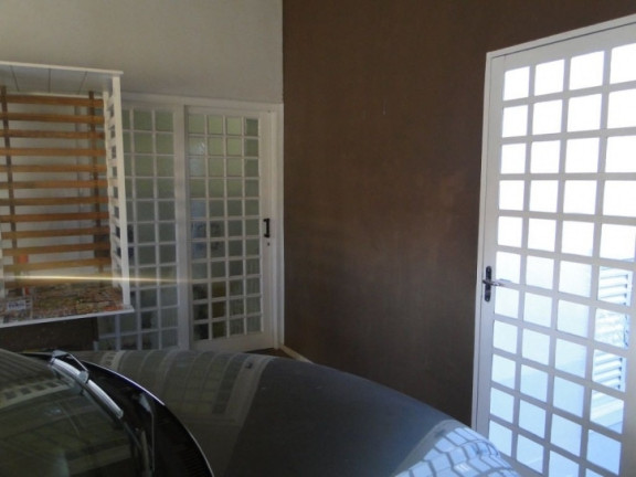 Imagem Casa com 4 Quartos à Venda, em Cecap - Jacareí Imagem Casa com 4 Quartos à Venda, em Cecap - Jacareí