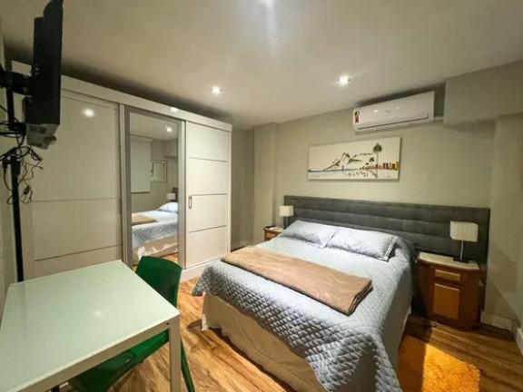 Imagem Imóvel com 1 Quarto à Venda, 43 m² em Ipanema - Rio De Janeiro Imagem Imóvel com 1 Quarto à Venda, 43 m² em Ipanema - Rio De Janeiro