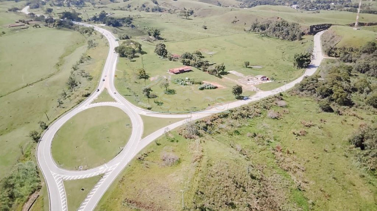 Imagem Terreno à Venda, 300 m² em Pindamonhangaba Imagem Terreno à Venda, 300 m² em Pindamonhangaba
