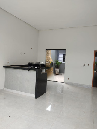 Imagem Casa com 2 Quartos à Venda, 75 m² Imagem Casa com 2 Quartos à Venda, 75 m²