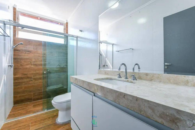 Imagem Casa com 4 Quartos à Venda, 240 m² Imagem Casa com 4 Quartos à Venda, 240 m²
