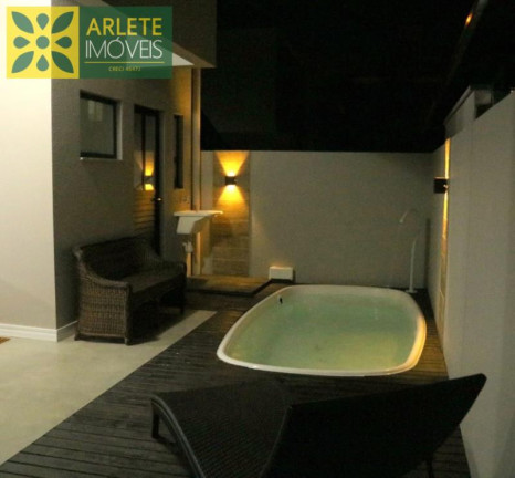 Imagem Casa com 4 Quartos para Alugar ou Temporada, 150 m² em Mariscal - Bombinhas Imagem Casa com 4 Quartos para Alugar ou Temporada, 150 m² em Mariscal - Bombinhas