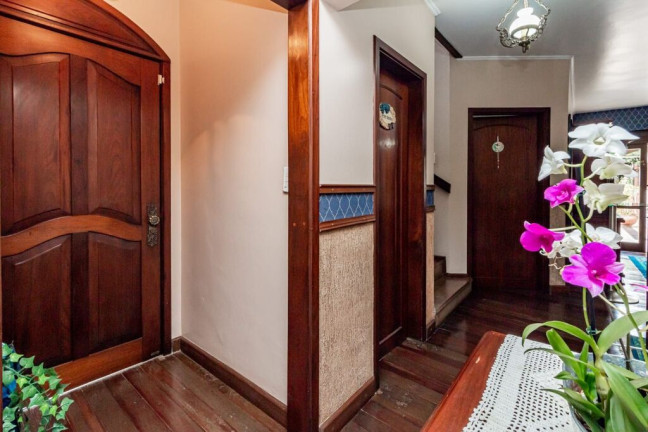 Imagem Casa com 3 Quartos à Venda, 270 m² em Partenon - Porto Alegre Imagem Casa com 3 Quartos à Venda, 270 m² em Partenon - Porto Alegre