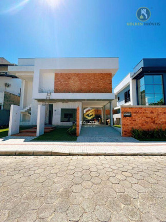 Casa com 3 Quartos à Venda, 198 m² em Porto Belo - Porto Belo