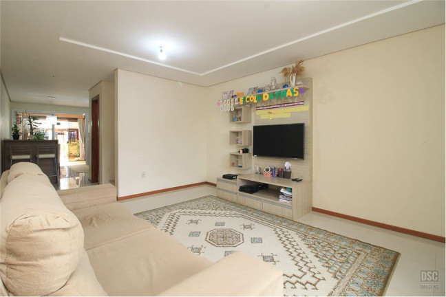 Imagem Casa com 3 Quartos à Venda, em Guarujá - Porto Alegre Imagem Casa com 3 Quartos à Venda, em Guarujá - Porto Alegre