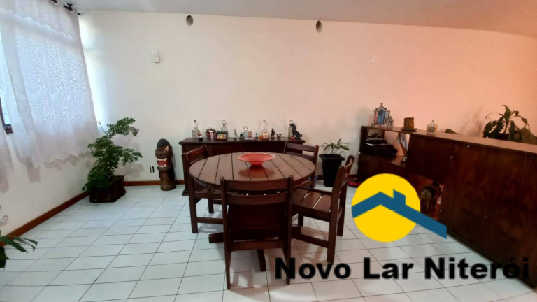 Imagem Casa com 4 Quartos à Venda, 240 m² em Centro - Niterói