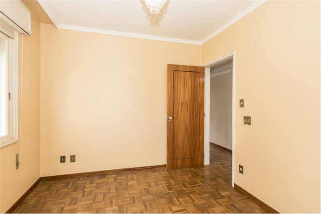 Imagem Imóvel com 4 Quartos à Venda, em Menino Deus - Porto Alegre Imagem Imóvel com 4 Quartos à Venda, em Menino Deus - Porto Alegre