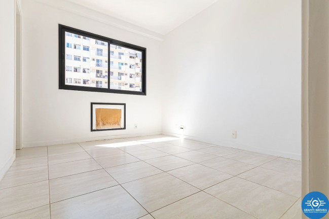 Imagem Imóvel com 3 Quartos à Venda, 90 m² em São Cristóvão - Rio De Janeiro Imagem Imóvel com 3 Quartos à Venda, 90 m² em São Cristóvão - Rio De Janeiro