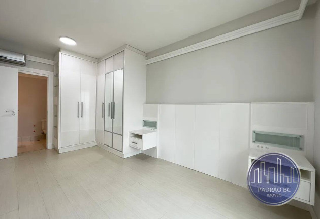 Imagem Apartamento com 3 Quartos à Venda, 138 m² em Centro - Balneário Camboriú Imagem Apartamento com 3 Quartos à Venda, 138 m² em Centro - Balneário Camboriú
