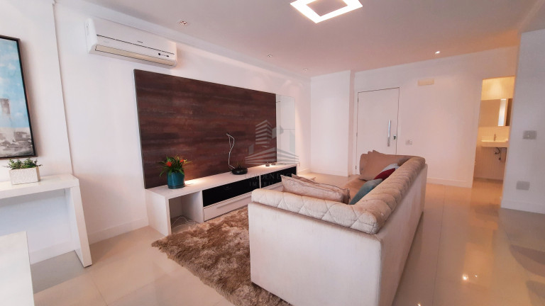 Imagem Apartamento com 3 Quartos à Venda, 256 m² em Centro - Balneário Camboriú Imagem Apartamento com 3 Quartos à Venda, 256 m² em Centro - Balneário Camboriú