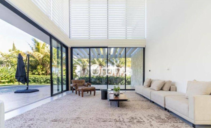 Sobrado com 4 Quartos à Venda, 450 m² em Residencial Aldeia Do Vale - Goiânia