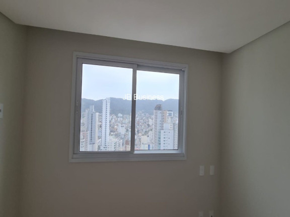 Imagem Imóvel com 4 Quartos à Venda, 131 m² em Centro - Balneário Camboriú Imagem Imóvel com 4 Quartos à Venda, 131 m² em Centro - Balneário Camboriú