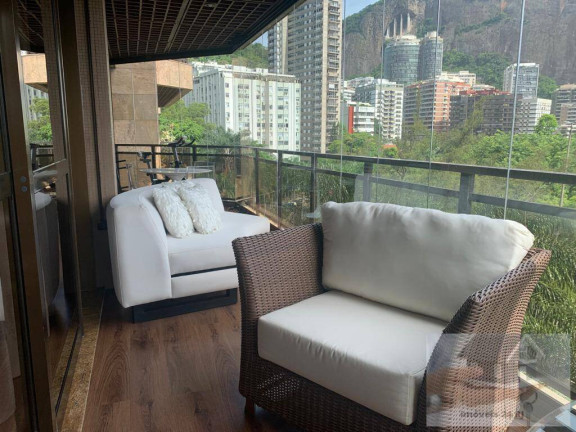 Imagem Apartamento com 3 Quartos à Venda, 227 m² em Lagoa - Rio De Janeiro Imagem Apartamento com 3 Quartos à Venda, 227 m² em Lagoa - Rio De Janeiro