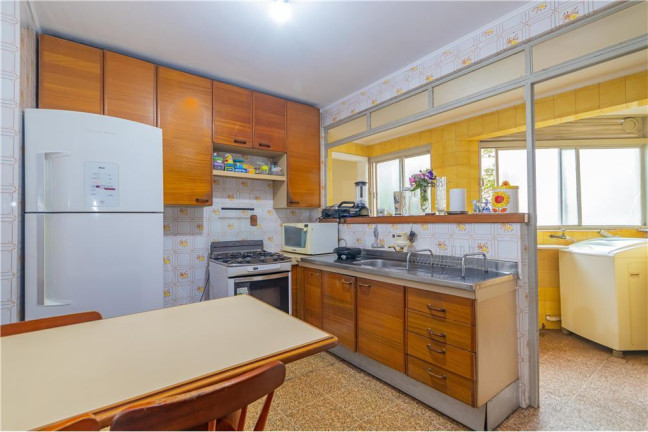 Imagem Imóvel com 3 Quartos à Venda, em Auxiliadora - Porto Alegre Imagem Imóvel com 3 Quartos à Venda, em Auxiliadora - Porto Alegre