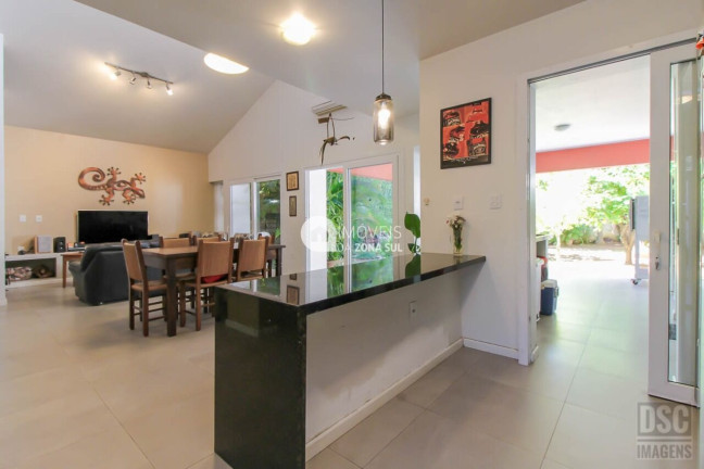 Imagem Casa com 2 Quartos à Venda, 166 m² Imagem Casa com 2 Quartos à Venda, 166 m²