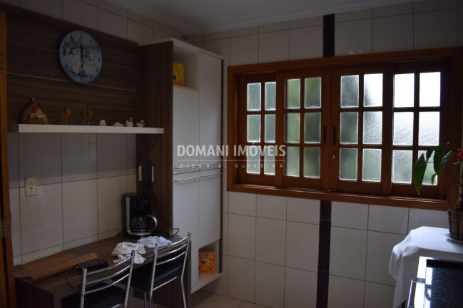 Imagem Casa com 4 Quartos à Venda, 170 m² em Região Da Vila Inglesa - Campos Do Jordão Imagem Casa com 4 Quartos à Venda, 170 m² em Região Da Vila Inglesa - Campos Do Jordão