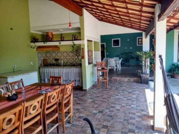 Imagem Chácara com 2 Quartos à Venda, 900 m² em Piracangaguá - Taubaté