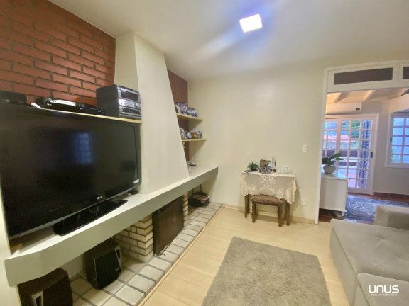 Imagem Casa com 3 Quartos à Venda, 220 m² em Estreito - Florianópolis