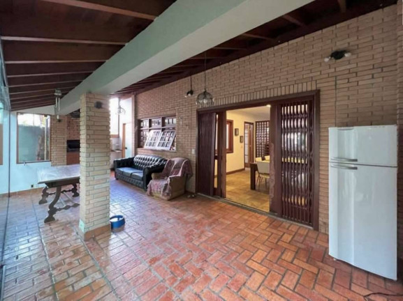 Imagem Casa com 3 Quartos à Venda ou Locação, 300 m² em Jardim Semiramis - Cotia