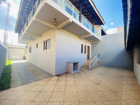 Imagem Casa com 3 Quartos à Venda, 300 m² em Centro - Mairiporã Imagem Casa com 3 Quartos à Venda, 300 m² em Centro - Mairiporã